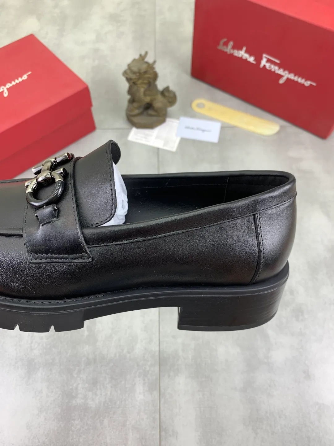 Men's Men's Shoes 💰P480💰[New Style] Water-dyed Niuli 🆘[Salvatore Ferragamo] Ferragamo's latest casual business leather shoes for men! Listed simultaneously! The fabric is made of specially imported original calfskin, and the interior is made of imported water-dyed cowhide. It is absolutely luxurious and leads the fashion trend. Matching code: 38-44 (45 and 46 can be customized) Multiple colors available